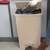 Kosz Slim Jim® Step-On 68L Resin Containers beige